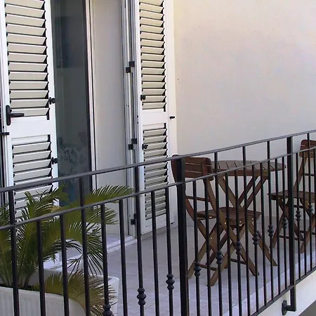 Solanas Bed & Breakfast 3*