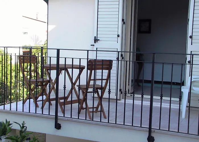 Solanas Oda ve Kahvaltı